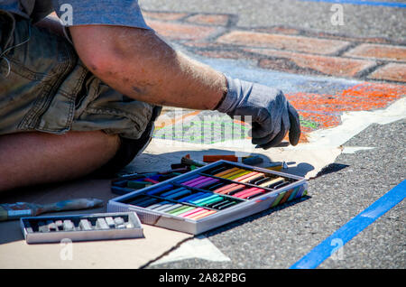 Personne créant l'art de rue Banque D'Images