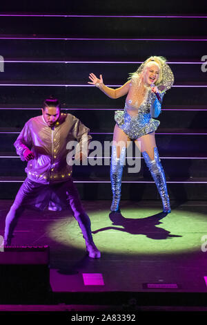 Dublin, Irlande. 05Th Nov, 2019. Christina Aguilera joue sur scène à un spectacle à guichets fermés au cours de la visite à l'arène 3X à Dublin. Credit : SOPA/Alamy Images Limited Live News Banque D'Images