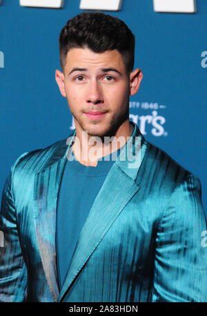 Los Angeles, Californie, USA 5 Novembre 2019 L'acteur et chanteur Nick Jonas assiste à la première mondiale de Lionsgate's 'Midway' le 5 novembre 2019 au Regency Village Theatre de Los Angeles, Californie, USA. Photo de Barry King/Alamy Live News Banque D'Images