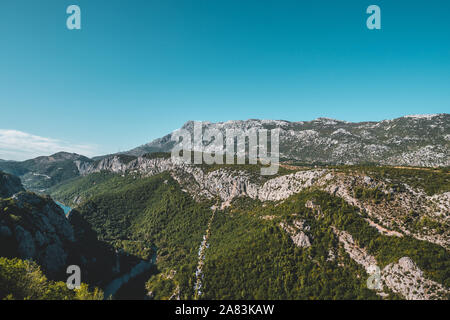 Chaînes de montagne en Croatie Banque D'Images