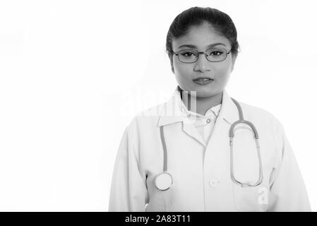 Close up of young woman médecin persan gras avec des lunettes Banque D'Images