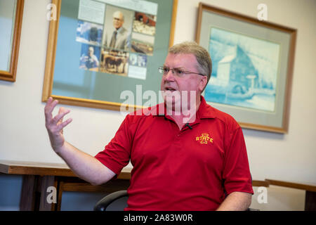 Beijing, USA. 18 Oct, 2019. Chad Hart, un économiste agricole qui enseigne à l'Université d'Iowa et un très ancien U.S.-China Trade watcher, reçoit une interview avec Xinhua en Iowa State University à Ames, de l'Iowa, aux États-Unis, le 18 octobre 2019. Credit : Wang Ying/Xinhua/Alamy Live News Banque D'Images