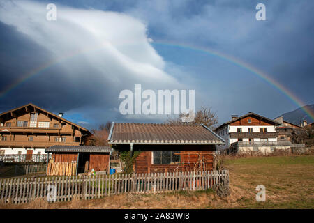 Maisons tyrolien à Lans situé au-dessus d'Innsbruck, Autriche. Banque D'Images