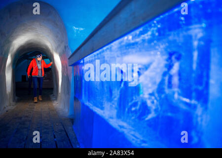 Cloud 9 bar à glaces ciel Nordkette mountain resort et les pistes de ski près de Innsbruck Tyrol Autriche Banque D'Images