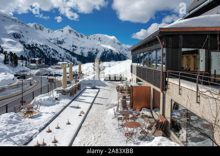 Kuhtai sky resort village et les pistes de ski près de innsbruck Autriche Tyrol jeu de Curling Banque D'Images