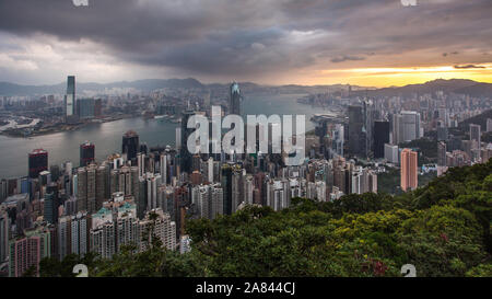 Vue magnifique sur la ville de Hong Kong du Victoria Peak, Chine Banque D'Images