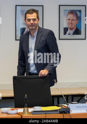 06 novembre 2019, la Thuringe, Erfurt : Mike Mohring, CDU, président de l'état au début de la session constitutive de l'état du groupe parlementaire CDU. Il prendra la présidence du groupe politique nouveau. Photo : Michael Reichel/dpa Banque D'Images