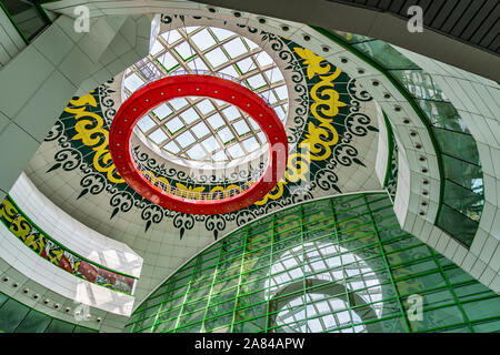 Nur-Sultan Nazarbayev Astana International Airport Vue de l'intérieur du hall de départ Plafond Banque D'Images