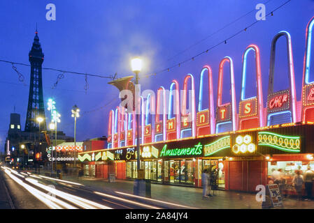 Golden Mile Blackpool Lancashire, dans la nuit, England, UK Banque D'Images