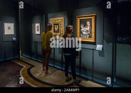 Leonardo et la Madonna Litta spectacle au musée Poldi Pezzoli (Carlo Cozzoli/Fotogramma, Milan - 2019-11-06) p.s. la foto e' utilizzabile nel rispetto del contesto dans cui e' stata scattata, e senza intento del diffamatorio decoro delle persone rappresentate Banque D'Images