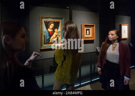 Leonardo et la Madonna Litta spectacle au musée Poldi Pezzoli (Carlo Cozzoli/Fotogramma, Milan - 2019-11-06) p.s. la foto e' utilizzabile nel rispetto del contesto dans cui e' stata scattata, e senza intento del diffamatorio decoro delle persone rappresentate Banque D'Images