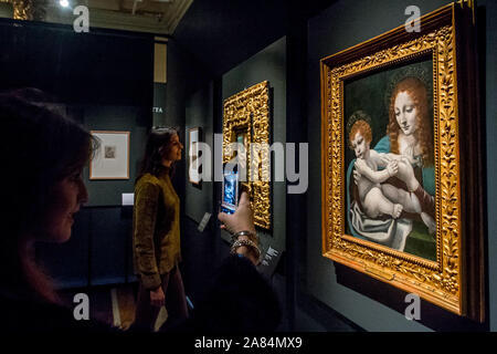 Leonardo et la Madonna Litta spectacle au musée Poldi Pezzoli (Carlo Cozzoli/Fotogramma, Milan - 2019-11-06) p.s. la foto e' utilizzabile nel rispetto del contesto dans cui e' stata scattata, e senza intento del diffamatorio decoro delle persone rappresentate Banque D'Images