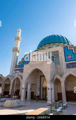 Turkestan Khoja Ahmed Yassawi pittoresque mosquée vue à couper le souffle sur un ciel bleu ensoleillé Jour Banque D'Images