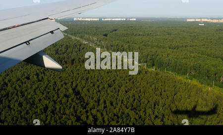 Vue aérienne depuis un avion descendant Banque D'Images