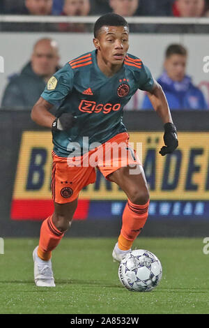 1 novembre 2019 Zwolle, Pays-Bas Eredivisie néerlandaise de football PEC Zwolle v Ajax L-r : David Derempa d'Ajax Banque D'Images