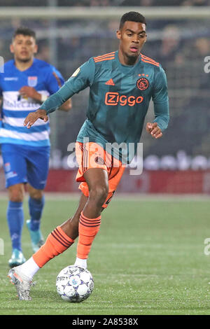 1 novembre 2019 Zwolle, Pays-Bas Eredivisie néerlandaise de football PEC Zwolle v Ajax L-r : Ryan Gravenberch d'Ajax Banque D'Images