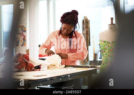 Portrait de tissu en studio Banque D'Images