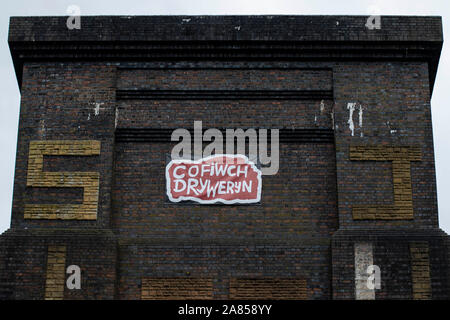 Cardiff, Wales 6/11/19. Un Cofiwch Dryweryn «Tryweryn" (Rappelez-vous) peinture murale située sur un autre pilier du viaduc bien Taffs. Lewis Mitchell. Banque D'Images