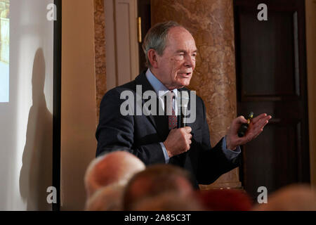 Simon Jenkins au déjeuner littéraire Oldie 05-11-19 Banque D'Images