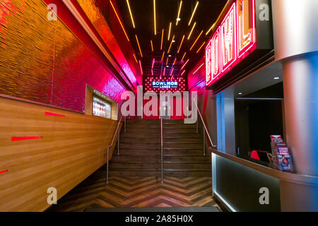 Bowlmor Lanes, Times Square, New York, USA Banque D'Images