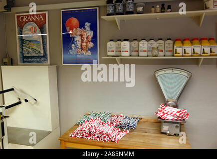 Polkagris à Polkagris boulangerie Baker dans le centre de Gränna. Jeppe Photo Gustafsson Banque D'Images