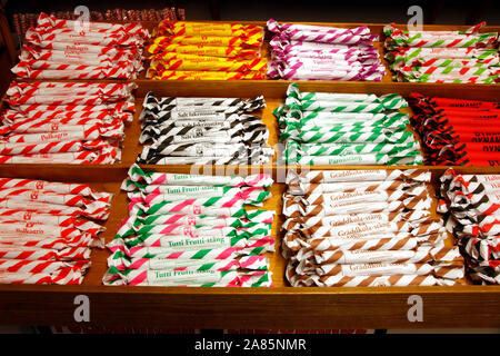 Polkagris à Polkagris boulangerie Baker dans le centre de Gränna. Jeppe Photo Gustafsson Banque D'Images