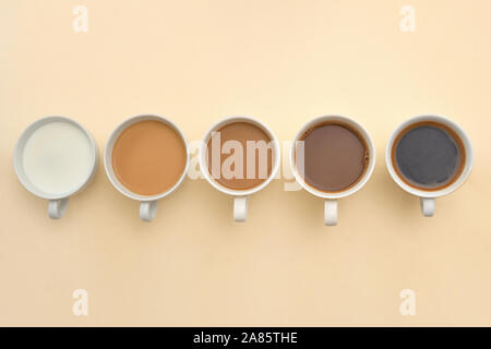 Différents types de café tasses en vue de dessus Banque D'Images