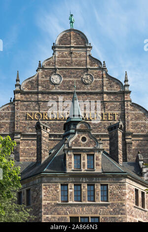 Nordiska Museet, vue sur le toit du côté nord de la Nordiska Museet, un musée consacré à l'histoire culturelle suédoise, Stockholm, Suède. Banque D'Images