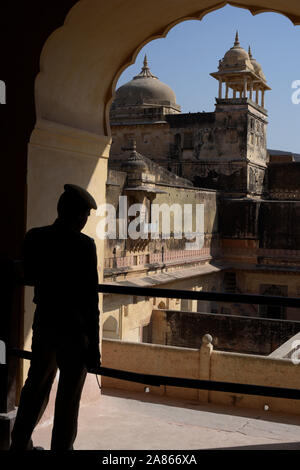 Fort Amer Amer est situé dans la ville, avec une zone de quatre kilomètres carrés, des jupes de Jaipur, capitale du Rajasthan. La ville d'origine était amer Banque D'Images