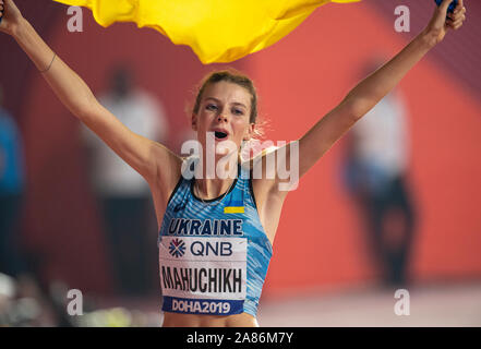 DOHA - QATAR 30 SEPT : Yaroslava Mahuchikh d'Ukraine en compétition dans le saut final le jour 4 de la 17e Championnats du monde d'athlétisme de l'IAAF 2019, Ka Banque D'Images