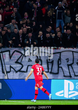 Leverkusen, Allemagne. 06 Nov, 2019. Football : Ligue des Champions, le Bayer Leverkusen - Atletico Madrid, phase Groupe, Groupe D, Journée 4. Leverkusen's Kevin Volland est heureux de son 2:0. Crédit : Rolf Vennenbernd/dpa/Alamy Live News Banque D'Images