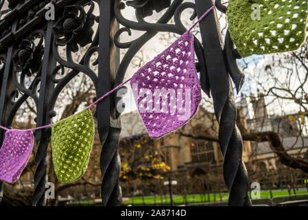 Femmes contre l'inégalité des pensions de l'État, WASPI, campagne pour l'indemnisation des personnes touchées par le changement de l'âge de la retraite de l'État. Clôture du Parlement Banque D'Images