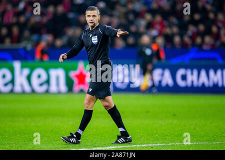 Leverkusen, Allemagne. 06 Nov, 2019. Football : Ligue des Champions, le Bayer Leverkusen - Atletico Madrid, phase Groupe, Groupe D, Journée 4. Arbitre Damir Skomina. Crédit : Rolf Vennenbernd/dpa/Alamy Live News Banque D'Images