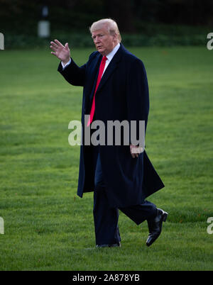 Washington, United States. 06 Nov, 2019. Le président Donald Trump quitte la Maison Blanche pour un voyage à la Louisiane, à Washington, DC le mercredi, Novembre 6, 2019. Photo par Kevin Dietsch/UPI UPI : Crédit/Alamy Live News Banque D'Images
