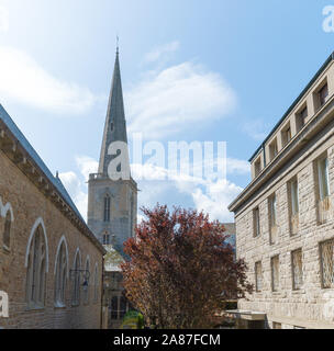 Saint-Malo, Ille-et-Vilaine / France - 19 août 2019 - vue de la cathédrale et des quartiers intra-muros à Saint-Malo en Bretagne Banque D'Images