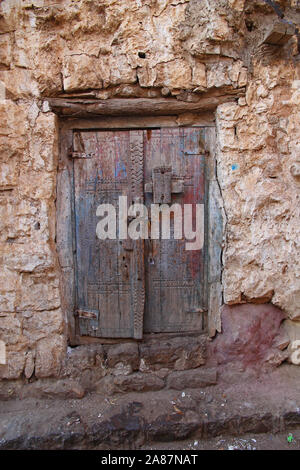 Al-Mahwit / Yémen - 03 Jan 2013 : la porte en Al-Mahwit village de montagne, au Yémen Banque D'Images