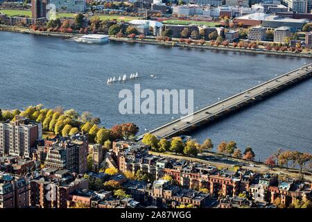 Voir à partir de la Prudential Tower à Charles River Bridge et de Harvard, Boston, Massachusetts, New England, USA Banque D'Images