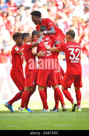 L'objectif d'encouragement FC Bayern Munich, de gauche Kingsley Coman FC Bayern Munich Thiago Alcantara FC Bayern Munich Benjamin Pavard, David Alaba FC Bayern Banque D'Images