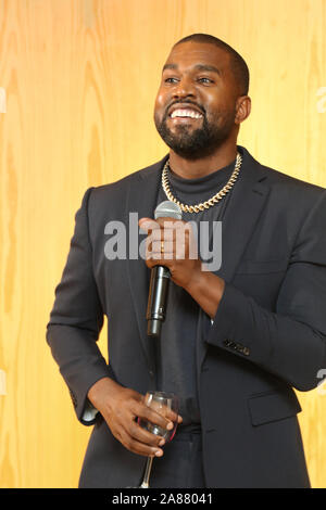 New York, NY, USA. Nov 6, 2019. Kanye West assiste à sa 'suivre Dieu' music vidéo de présentation à la boutique Burberry, le 6 novembre 2019 à New York. Crédit photo : Walik Goshorn/Mediapunch/Alamy Live News Banque D'Images