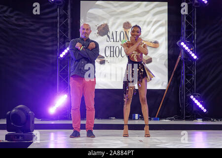 Paris, France. Nov 2, 2019. Christophe Bertrand occupe le 25e Salon du Chocolat organisé pour la Fondation Children of Africa le 2 novembre 2019. Banque D'Images