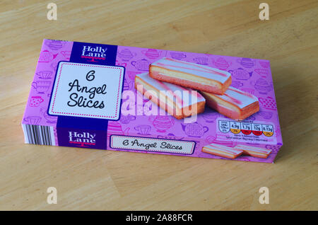 Sachet de Holly Lane ( supermarché Aldi ) 6 tranches de gâteau Ange, UK Banque D'Images