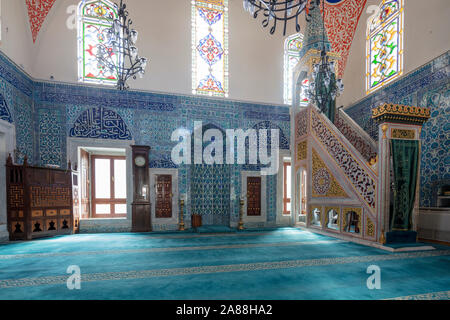 Mosquée Çinili, Orta Mosquée Schappelijk ou Mahpeyker Kösem Valide Sultan Mosquée, Uskudar, Istanbul, Turquie Banque D'Images