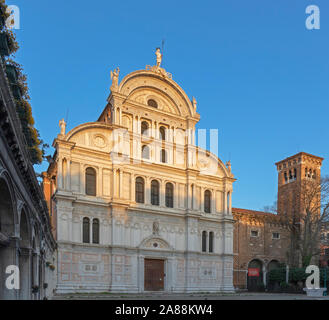 L'église de San Zaccaria dans le Campo San Zaccaria, Venise, Venise, Vénétie, province de l'Italie. Banque D'Images