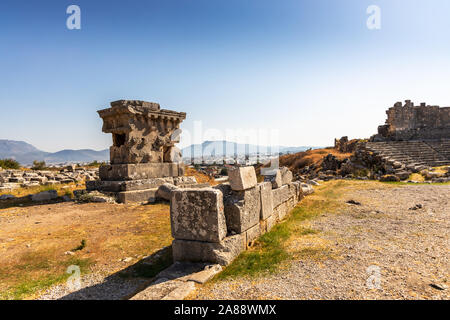 Ruines de Xanthos une ancienne ville de la Lycie à Antalya province de la Turquie. Banque D'Images
