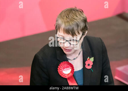 Dame Angela Eagle DBE, un politicien britannique du Parti travailliste, député de Valasey, assiste à la première annonce de politique majeure avant les élections générales du 12 décembre.Il décrit les plans visant à démanteler HM Treasury et à déplacer une grande partie de la prise de décision vers le nord.M. McDonnell s'engage également à verser 150 milliards de livres supplémentaires dans un nouveau Fonds de transformation sociale qui sera dépensé au cours des cinq premières années de « notre gouvernement travailliste ».Crédit : Cernan Elias/Alay Live News Banque D'Images