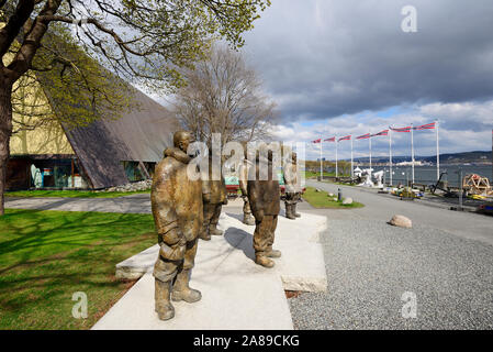 Roald Amundsen (centre), Helmer Hanssen, Oscar Wisting, Olav Bjaaland et Sverre Hassel ont été les cinq premières personnes à atteindre le pôle Sud. Oslo Banque D'Images