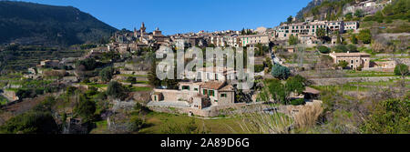 Le village de montagne de Valldemossa, région Comarca, Serra de Tramuntana, à Majorque, îles Baléares, Espagne Banque D'Images