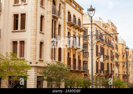 Français reconstruit-ère mandat du centre-ville de Beyrouth, les bâtiments qui abritent des appartements et des boutiques de luxe Banque D'Images