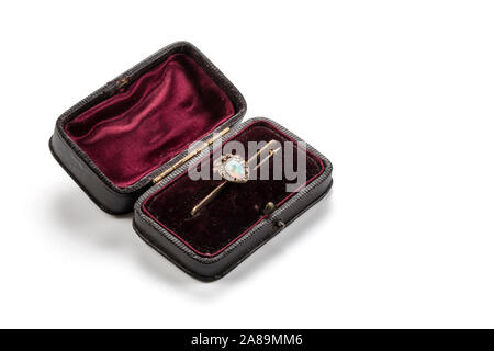 Opale australienne et diamants broche en cas ouvert, Banque D'Images