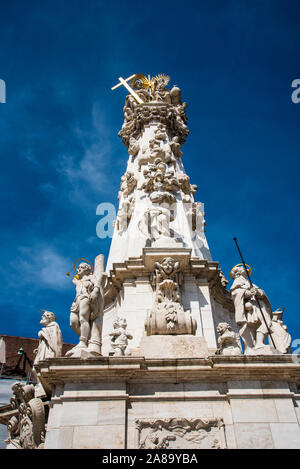 Statue de Sainte Trinité et carré dans le château de Buda.La Peste Noire ravagea la Hongrie en 1709, les gens croyaient que l'érection d'une colonne s'éloigner la peste Banque D'Images